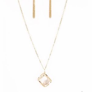 NEW GOLD SPARKLEY NECKLACE